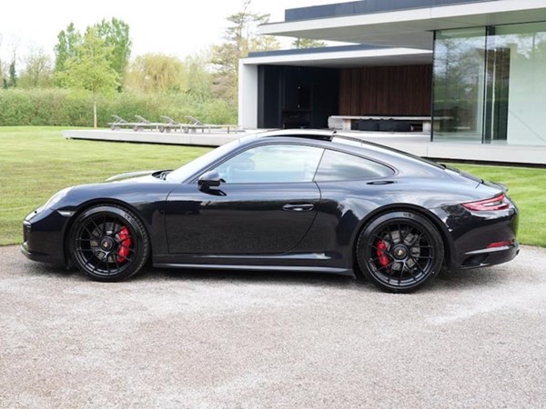 PORSCHE 991.2 CARRERA 4 GTS